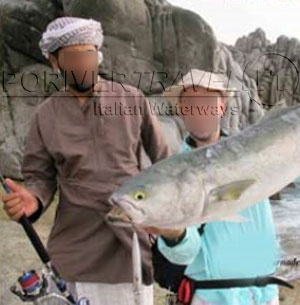 Pesca da riva in Oman, Dhofar. Salalah